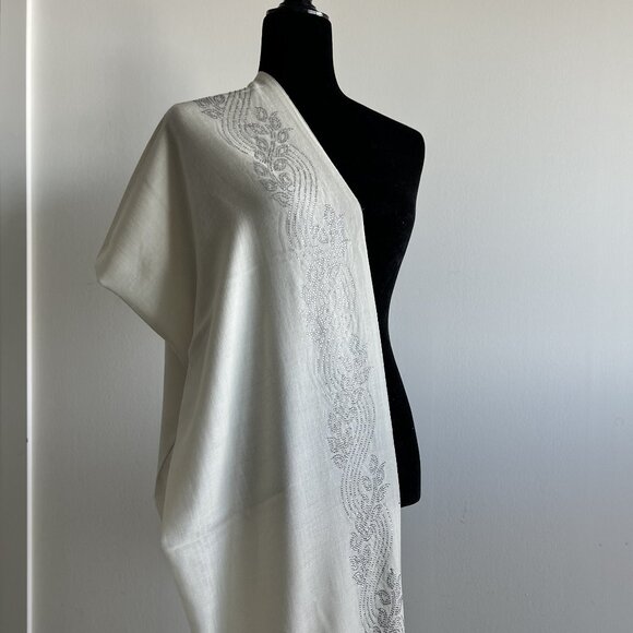 White Pashmina | Pure Cashmere | lightweight scarf | Formal elegant wear wrap - Picture 3 of 11